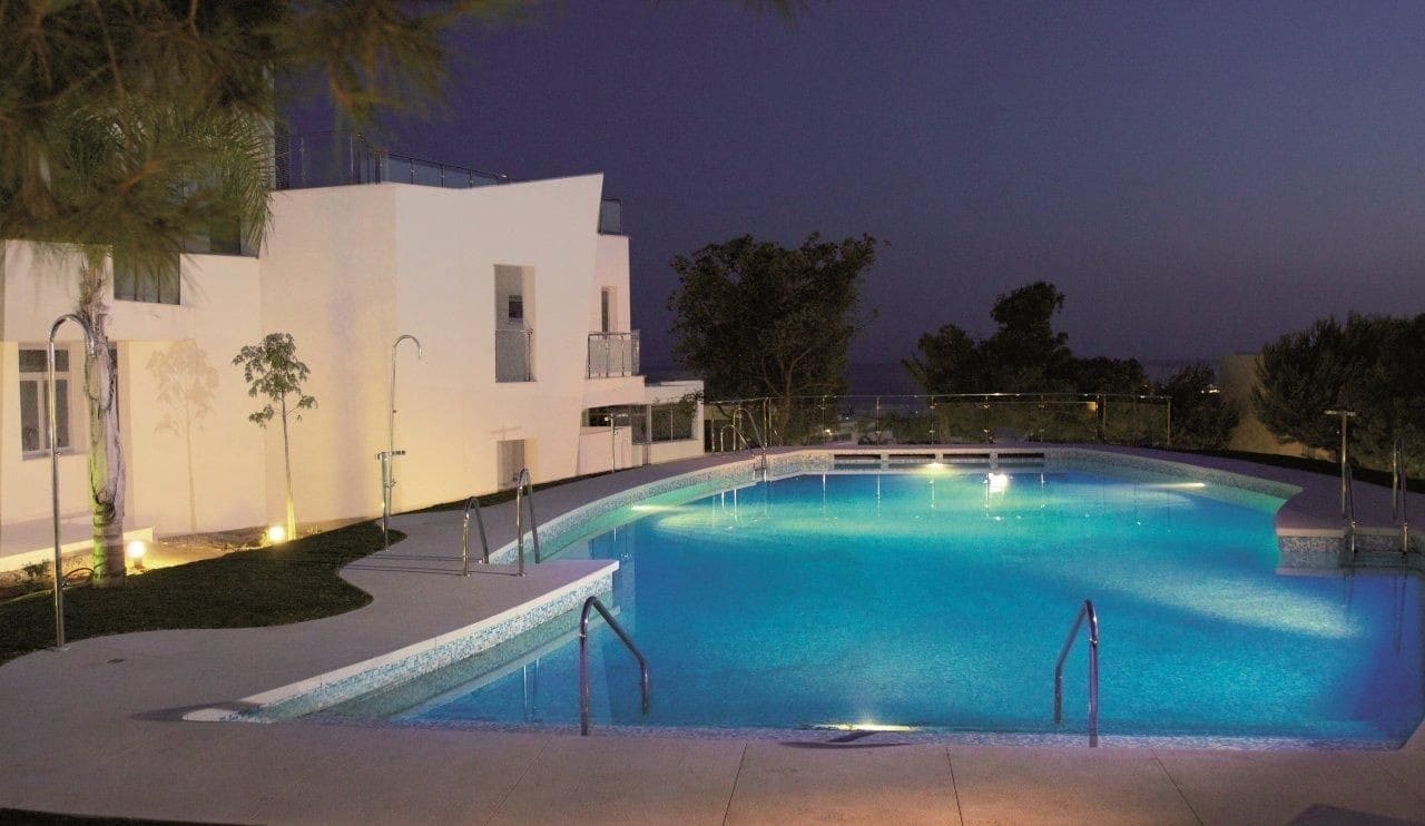 2 sypialnia Dom na sprzedaż w Marbella z basenem garażem - 1 417 500 € (Ref: 8776088)