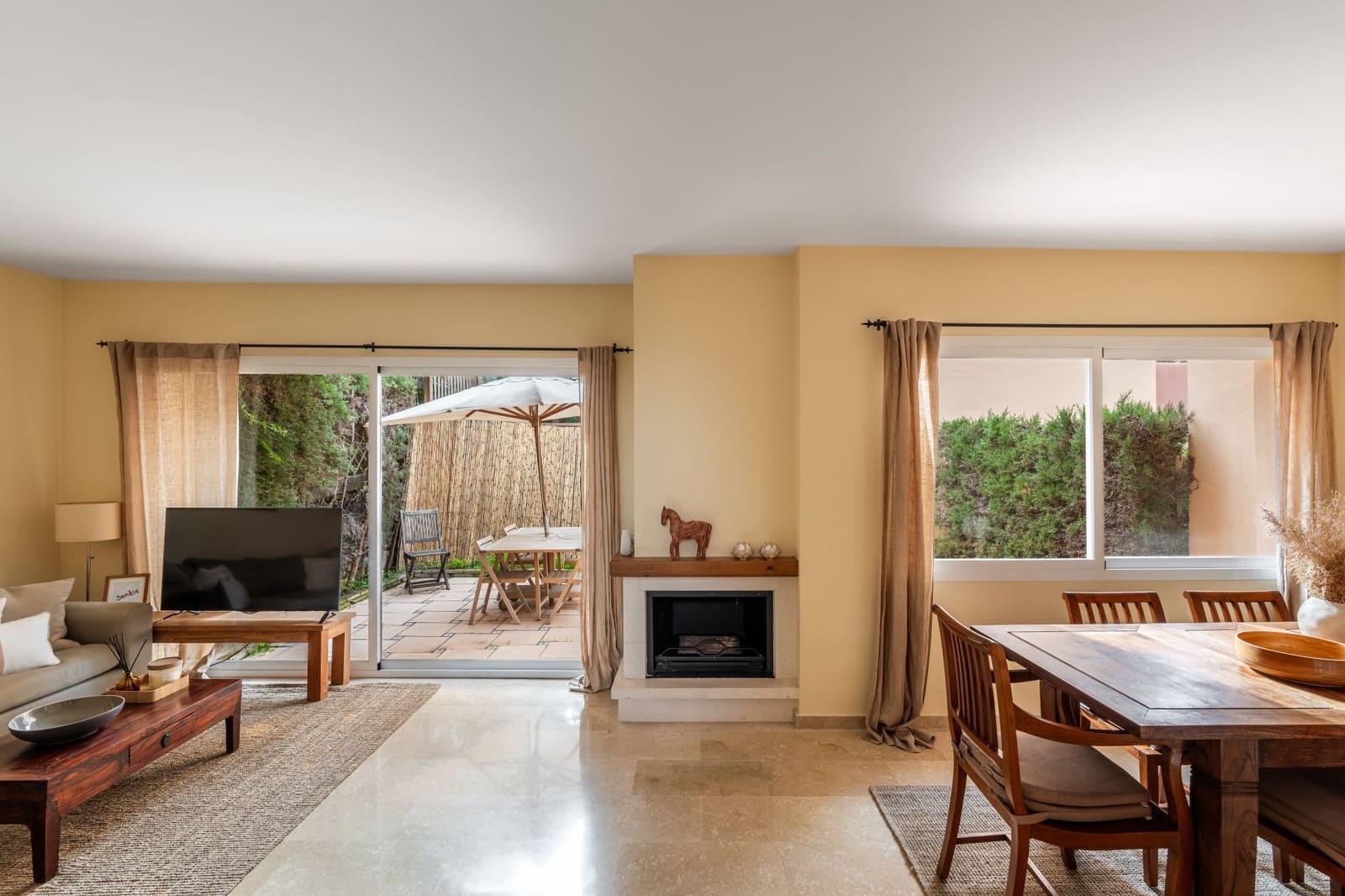 4 quarto Casa em Banda para venda em Marbella com piscina garagem - 525 000 € (Ref: 8776089)