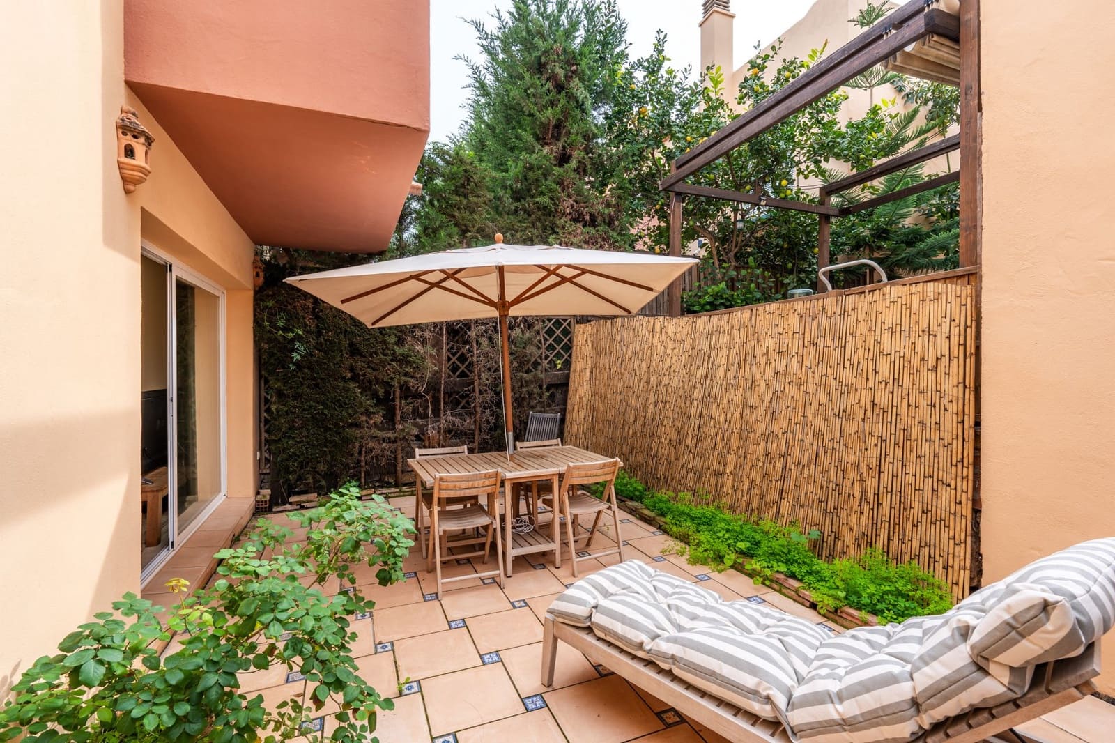 4 quarto Casa em Banda para venda em Marbella com piscina garagem - 525 000 € (Ref: 8776089)