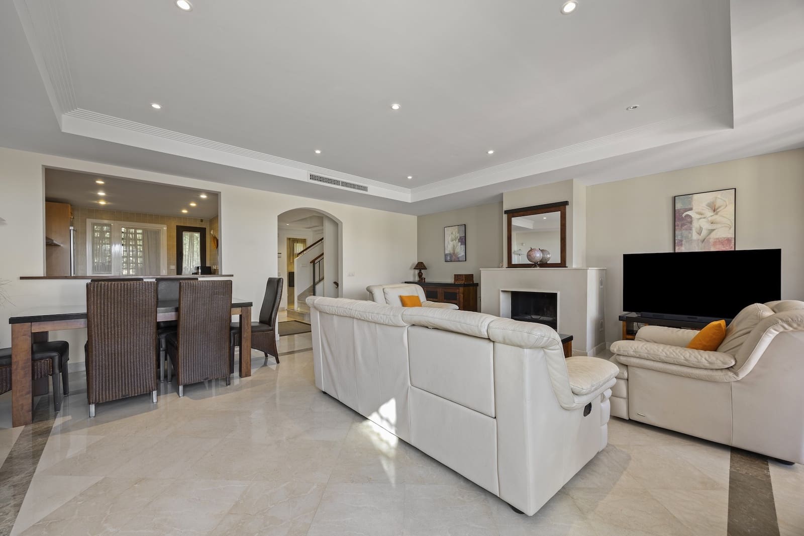 3 soveværelse Byhus til salg i Benahavis med swimmingpool garage - € 675.000 (Ref: 8778200)