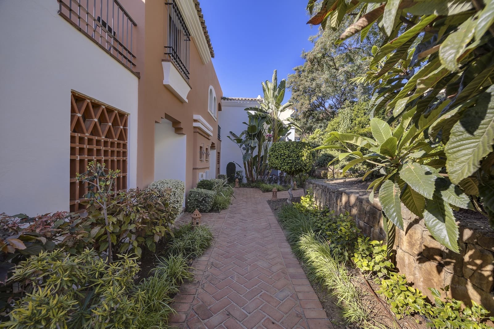 3 soveværelse Byhus til salg i Benahavis med swimmingpool garage - € 675.000 (Ref: 8778200)