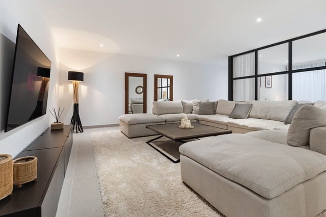 6 soveværelse Villa til salg i La Concha - Resina Golf, Estepona med swimmingpool garage - € 1.495.000 (Ref: 8789226)