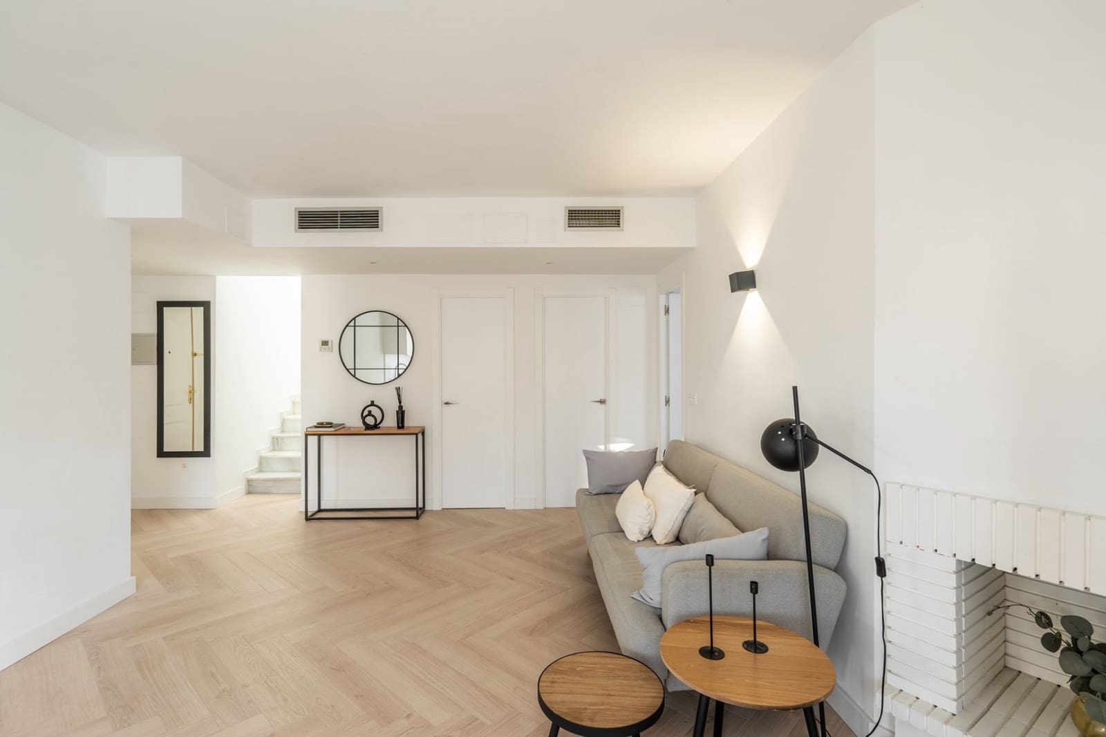 2 bedroom Apartment for sale in Marbella with pool - € 475,000 (Ref: 8795696)