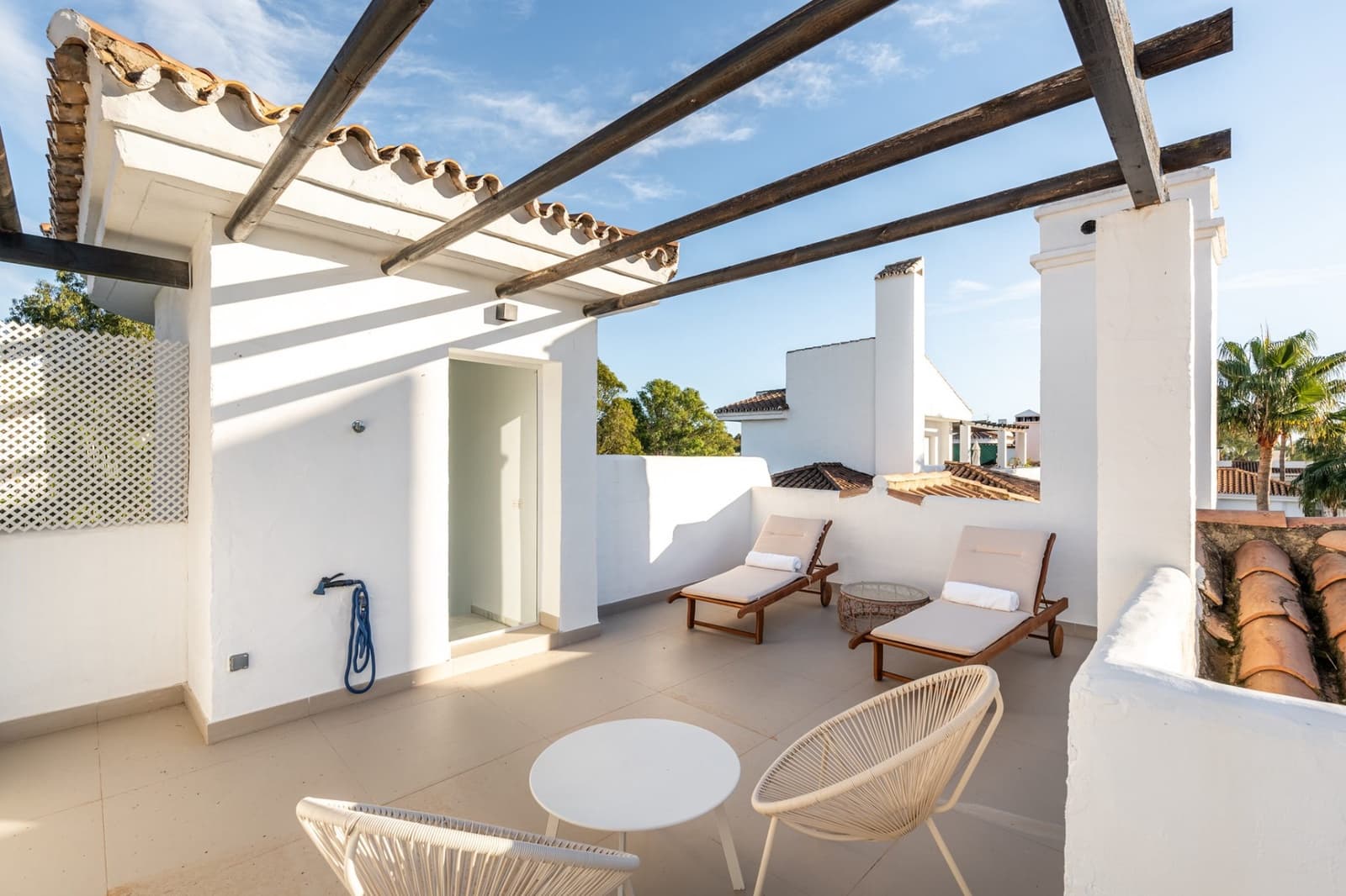 2 bedroom Apartment for sale in Marbella with pool - € 475,000 (Ref: 8795696)