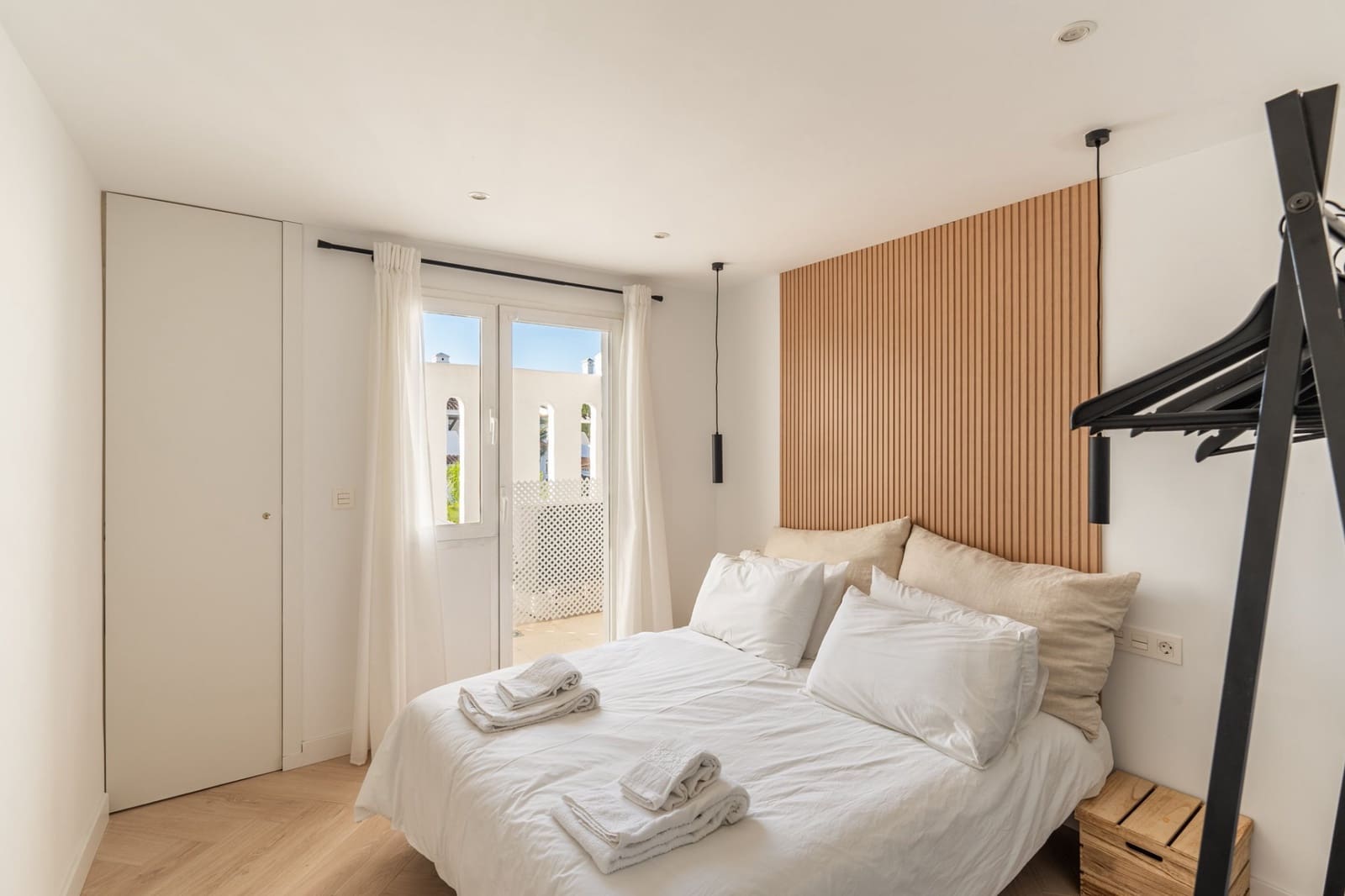 2 bedroom Apartment for sale in Marbella with pool - € 475,000 (Ref: 8795696)