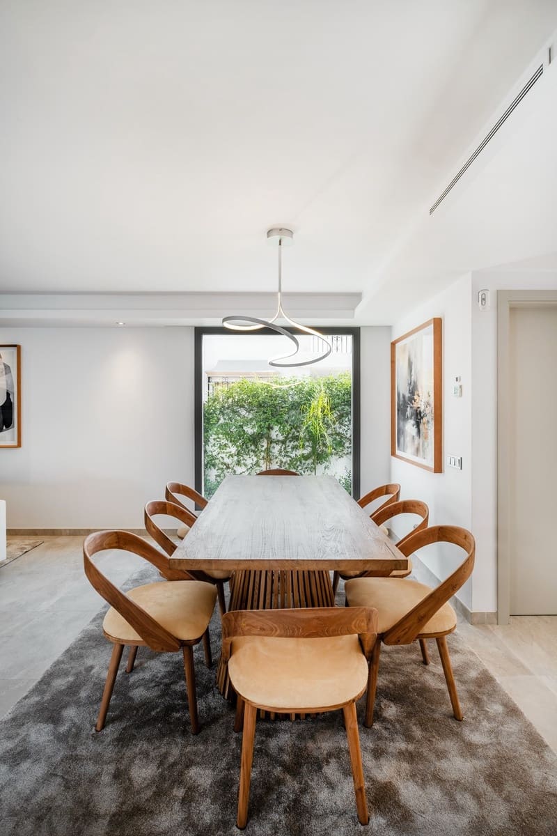 5 soverom Villa til salgs i Golden Mile med svømmebasseng garasje - € 2 349 000 (Ref: 8809360)