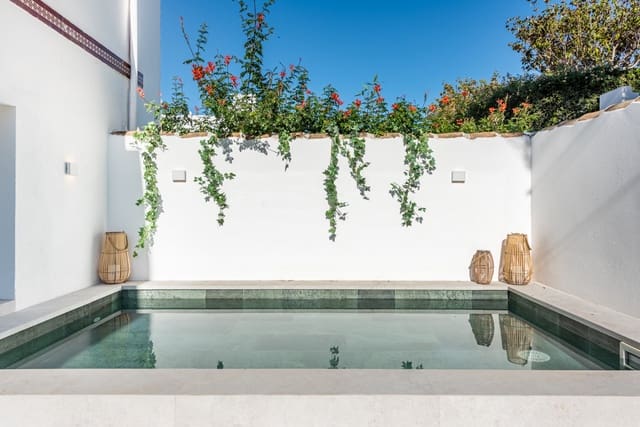 3 soveværelse Byhus til salg i Nueva Andalucia, Marbella med swimmingpool garage - € 1.349.000 (Ref: 8812388)
