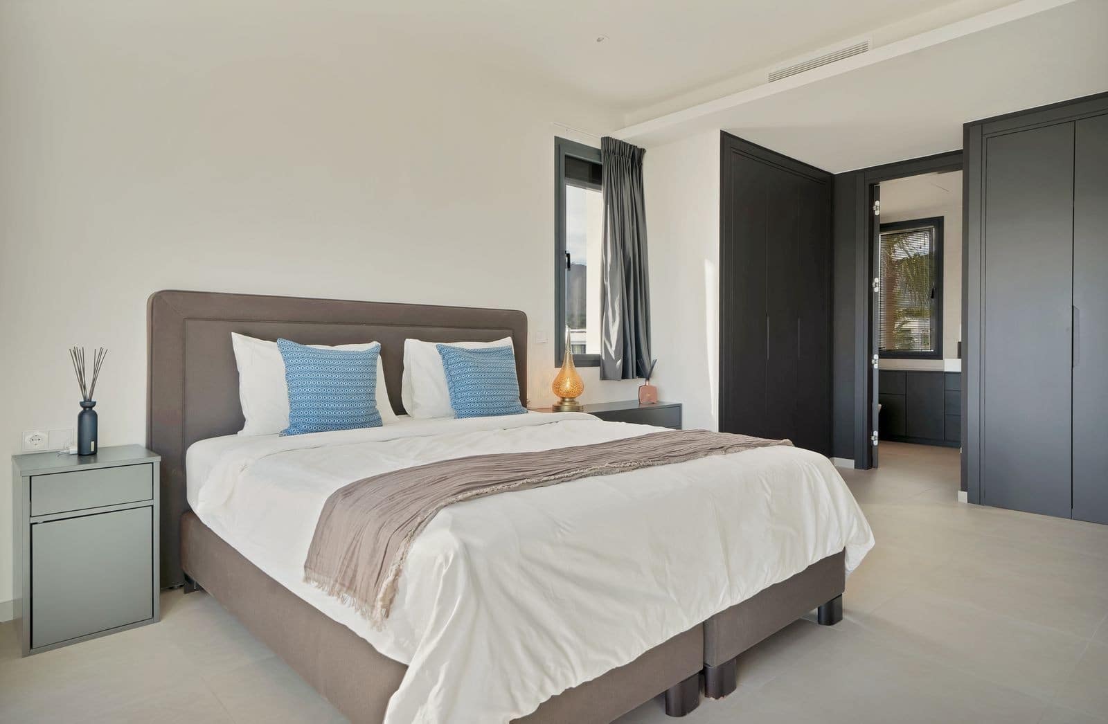 4 sovrum Villa till salu i Mijas Costa med pool garage - 1 950 000 € (Ref: 8849392)