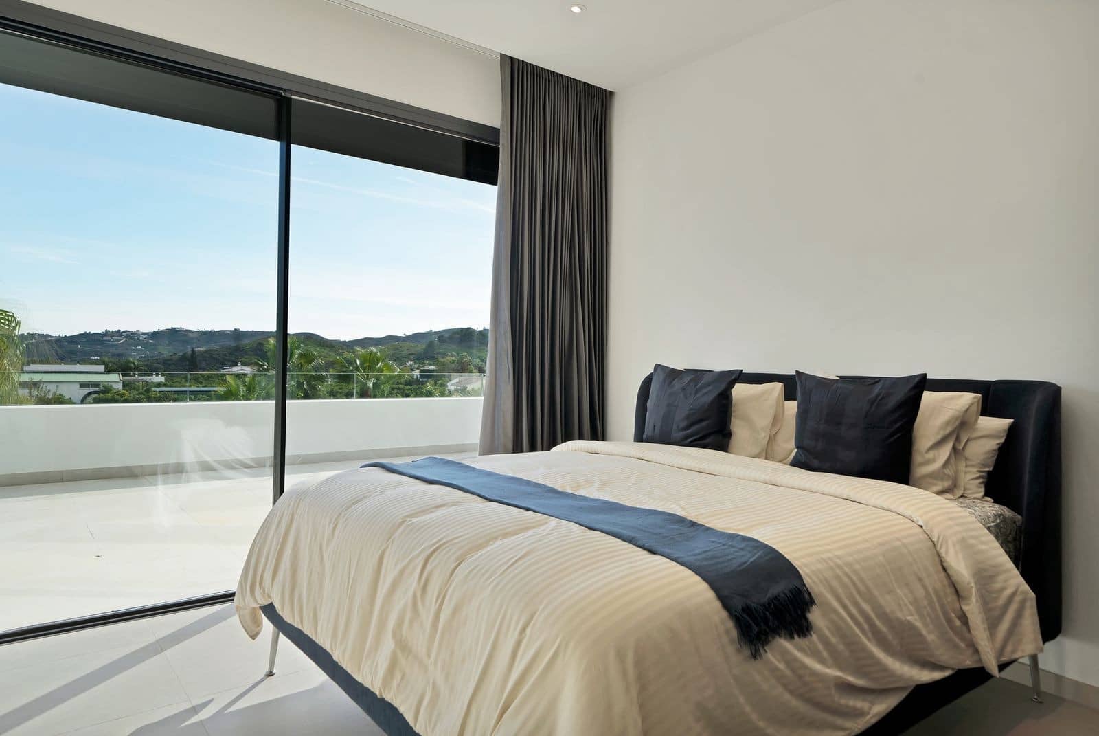 4 sovrum Villa till salu i Mijas Costa med pool garage - 1 950 000 € (Ref: 8849392)