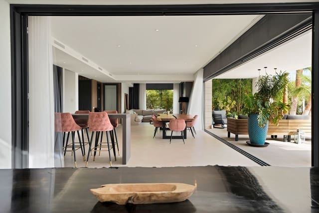 4 slaapkamer Villa te koop in Mijas Costa, Mijas met zwembad garage - € 1.950.000 (Ref: 8849392)