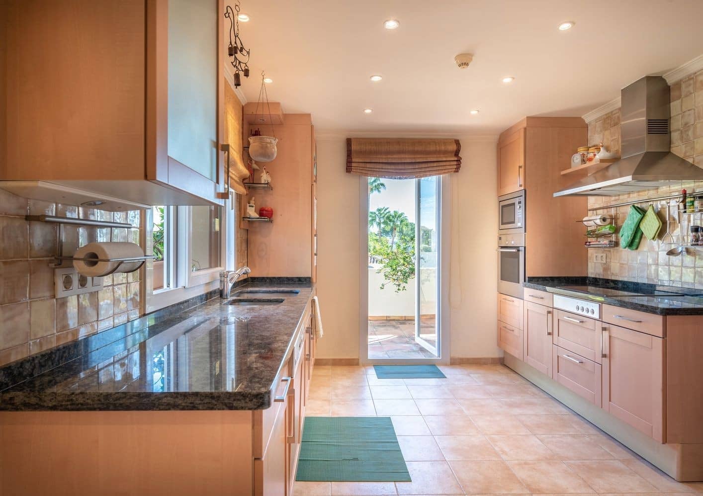 3 bedroom Penthouse for sale in Marbella with pool garage - € 1,500,000 (Ref: 8849393)