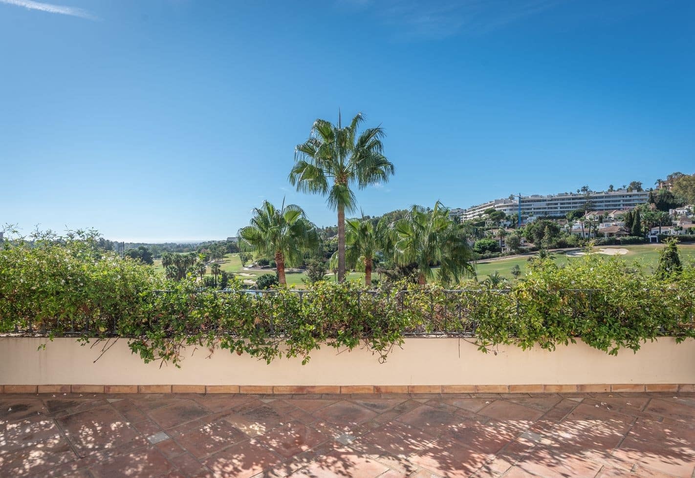 3 soveværelse Penthouse til salg i Marbella med swimmingpool garage - € 1.500.000 (Ref: 8849393)