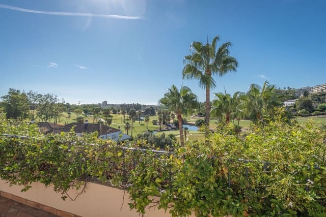 3 soveværelse Penthouse til salg i Marbella med swimmingpool garage - € 1.500.000 (Ref: 8849393)