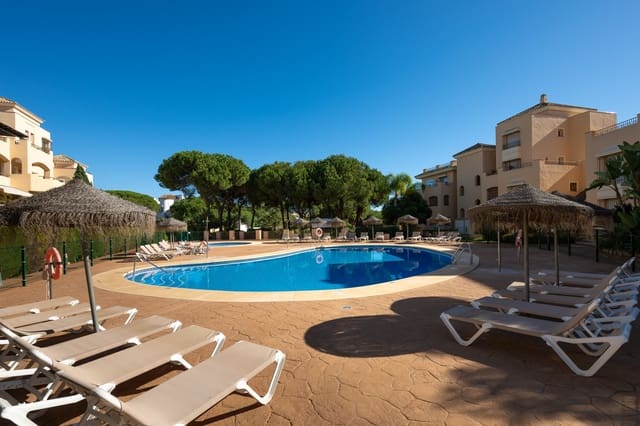 4 chambre Penthouse à vendre à Marbella avec piscine garage - 1 449 000 € (Ref: 8849394)