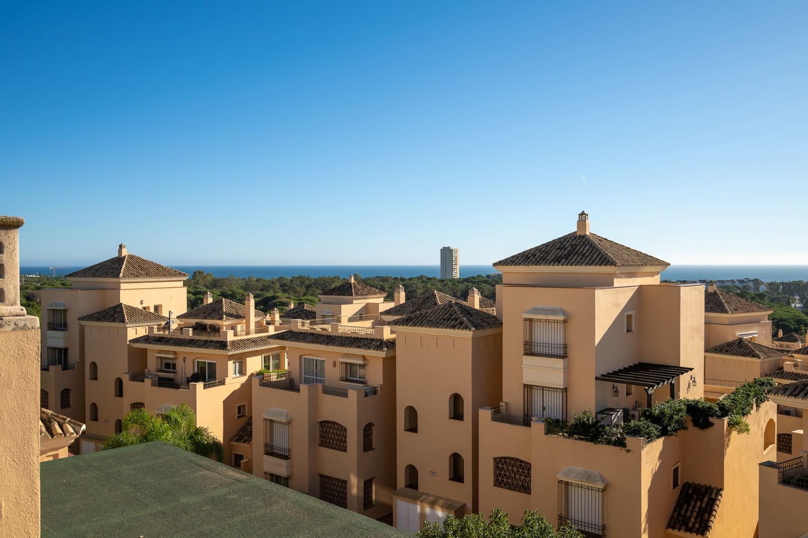 4 soverom Penthouse til salgs i Marbella med svømmebasseng garasje - € 1 399 000 (Ref: 8849394)