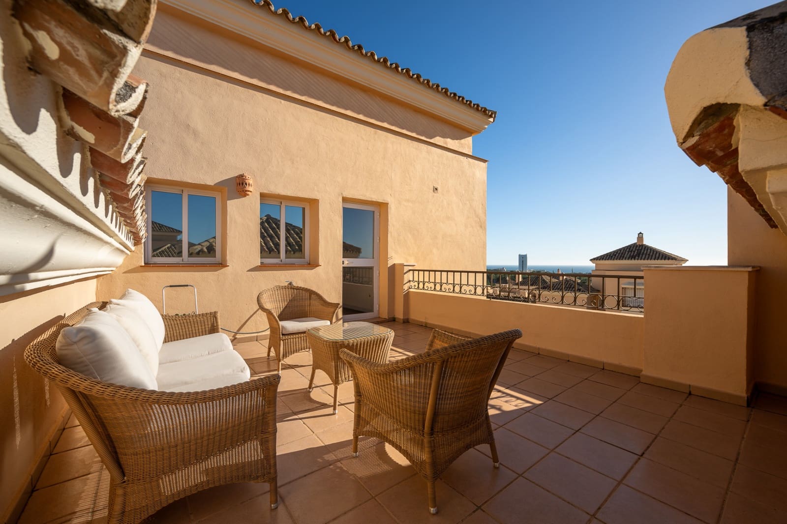 4 soverom Penthouse til salgs i Marbella med svømmebasseng garasje - € 1 399 000 (Ref: 8849394)