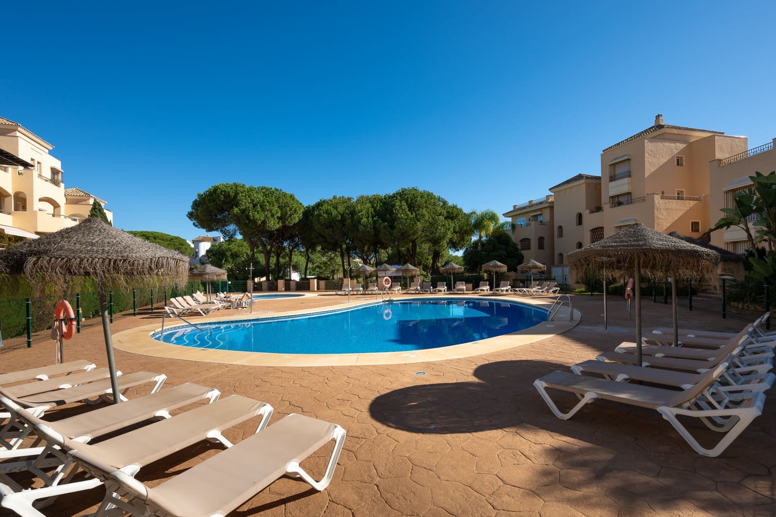 4 soverom Penthouse til salgs i Marbella med svømmebasseng garasje - € 1 399 000 (Ref: 8849394)