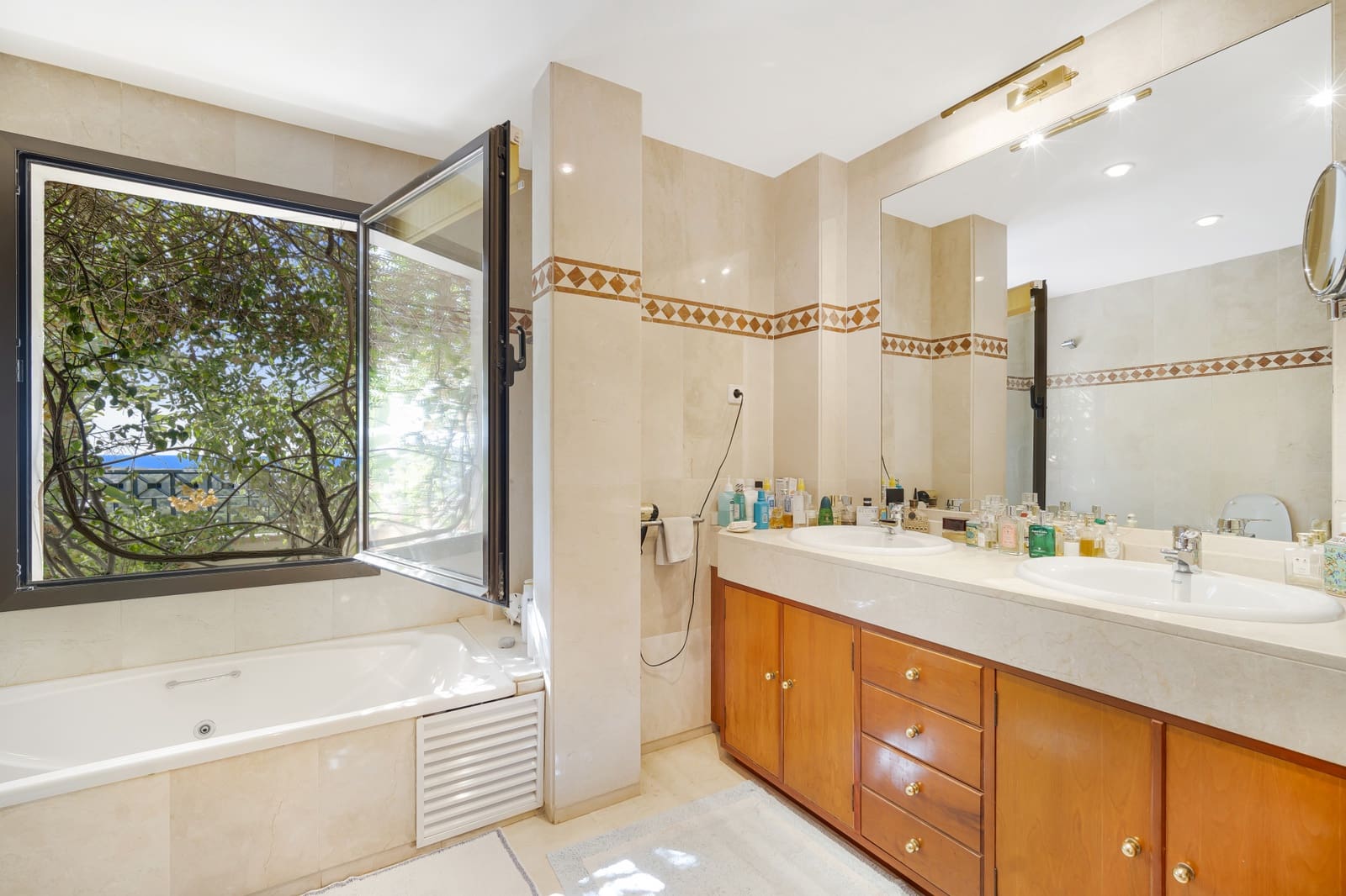 4 slaapkamer Penthouse te koop in Marbella met zwembad garage - € 2.490.000 (Ref: 8851356)