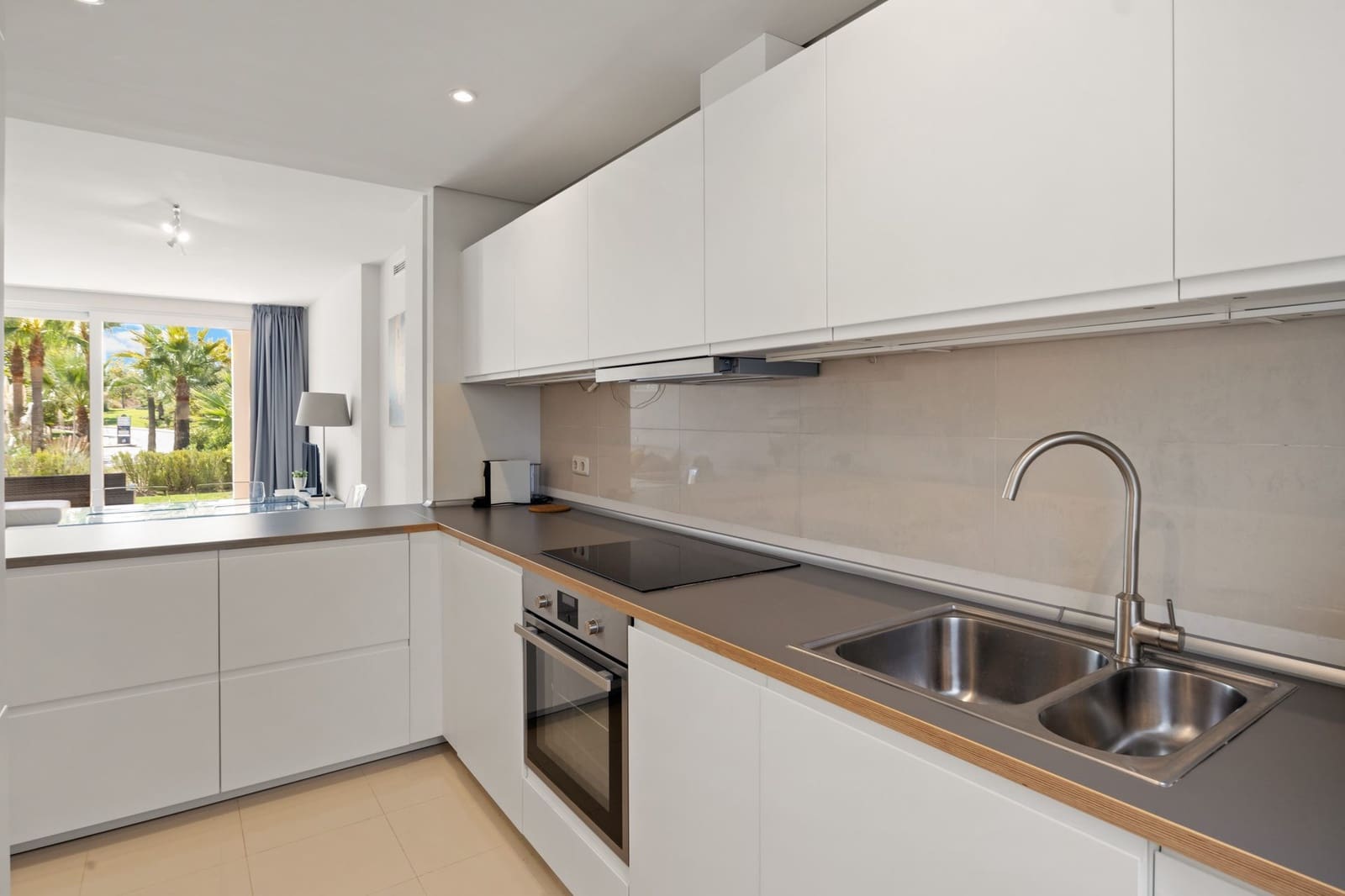 Apartamento de 2 habitaciones en Casares en venta con piscina garaje - 390.000 € (Ref: 8879671)