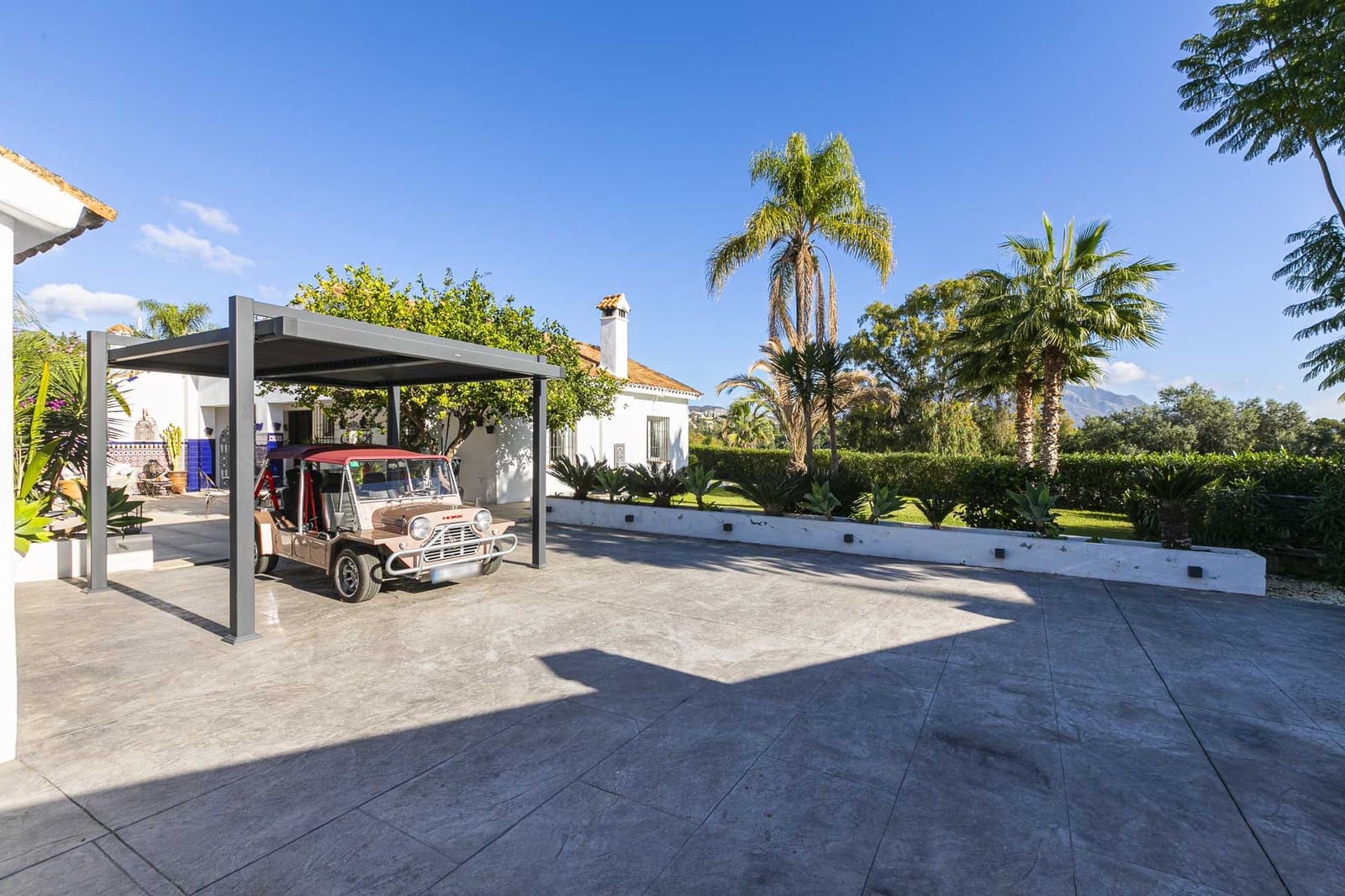 4 bedroom Villa for sale in Benahavis with pool garage - € 1,395,000 (Ref: 8879677)