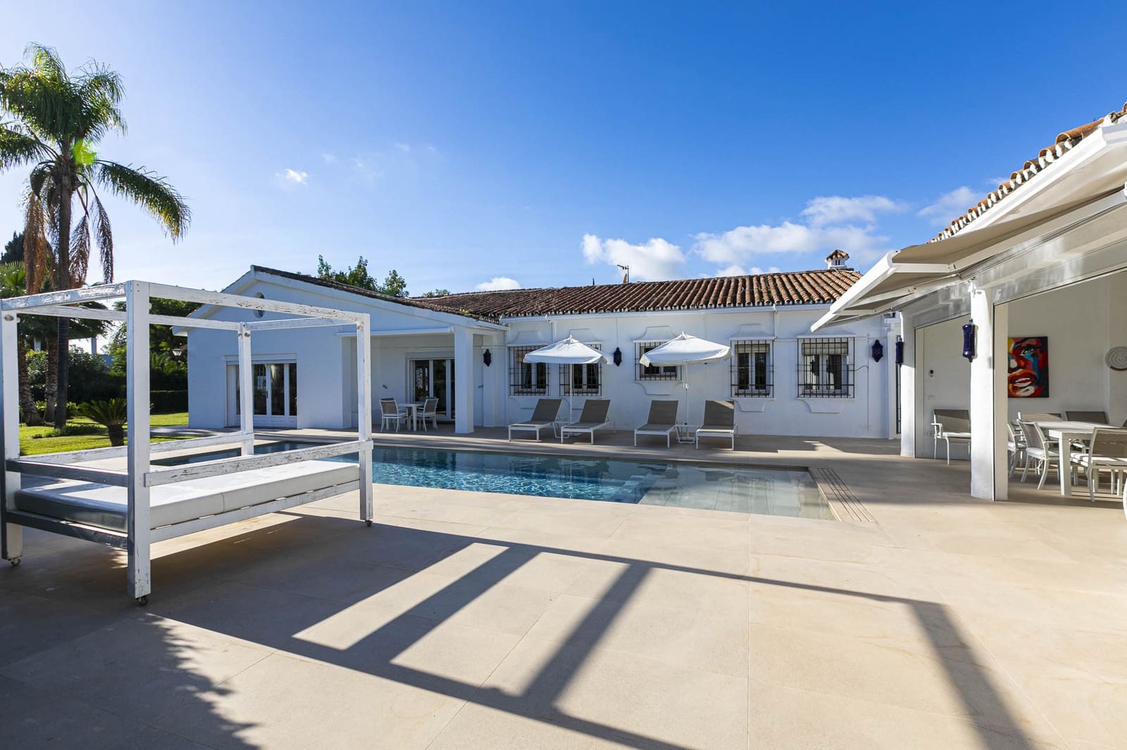 4 bedroom Villa for sale in Benahavis with pool garage - € 1,395,000 (Ref: 8879677)
