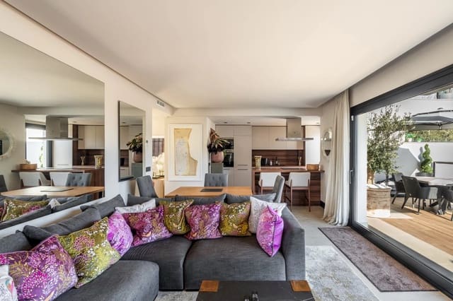 3 camera da letto Attico in vendita in Marbella con piscina garage - 995.000 € (Rif: 8879678)