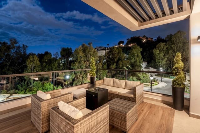3 sovrum Takvåning till salu i Marbella med pool garage - 995 000 € (Ref: 8879678)