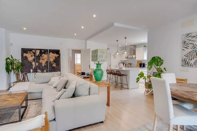 3 soverom Hus til salgs i San Pedro de Alcantara, Marbella med svømmebasseng garasje - € 1 499 990 (Ref: 8879679)