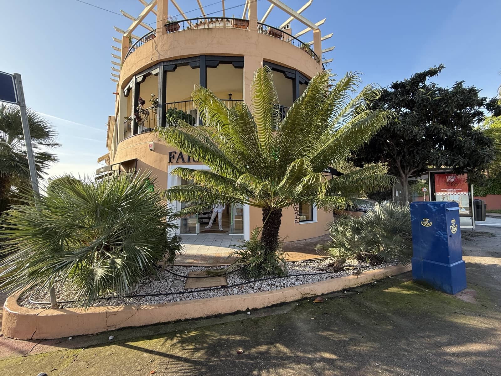 3 bedroom Apartment for sale in Nueva Andalucia with pool garage - € 950,000 (Ref: 8884041)