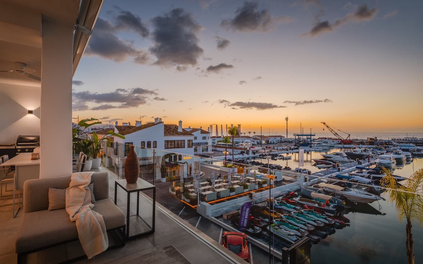 4 bedroom Penthouse for sale in Puerto Banus - € 3,750,000 (Ref: 8892877)