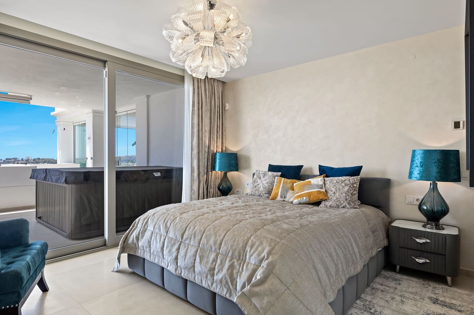 7 Zimmer Apartment zu verkaufen in Nueva Andalucia mit Pool Garage - 4.300.000 € (Ref: 8892878)