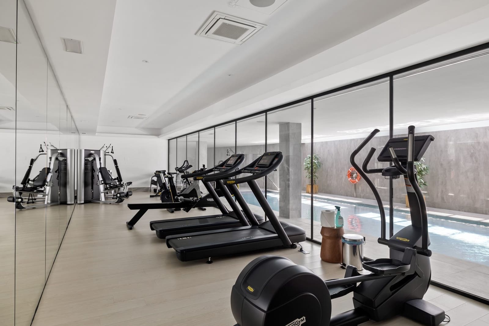 7 Zimmer Apartment zu verkaufen in Nueva Andalucia mit Pool Garage - 4.300.000 € (Ref: 8892878)