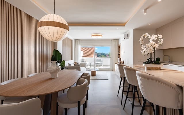 2 sypialnia Apartament na sprzedaż w Nueva Andalucía Centro, Marbella z basenem garażem - 670 000 € (Ref: 8892880)