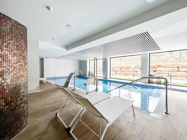 3 soverom Leilighet til salgs i La Concha - Resina Golf, Estepona med svømmebasseng garasje - € 549 000 (Ref: 8907324)