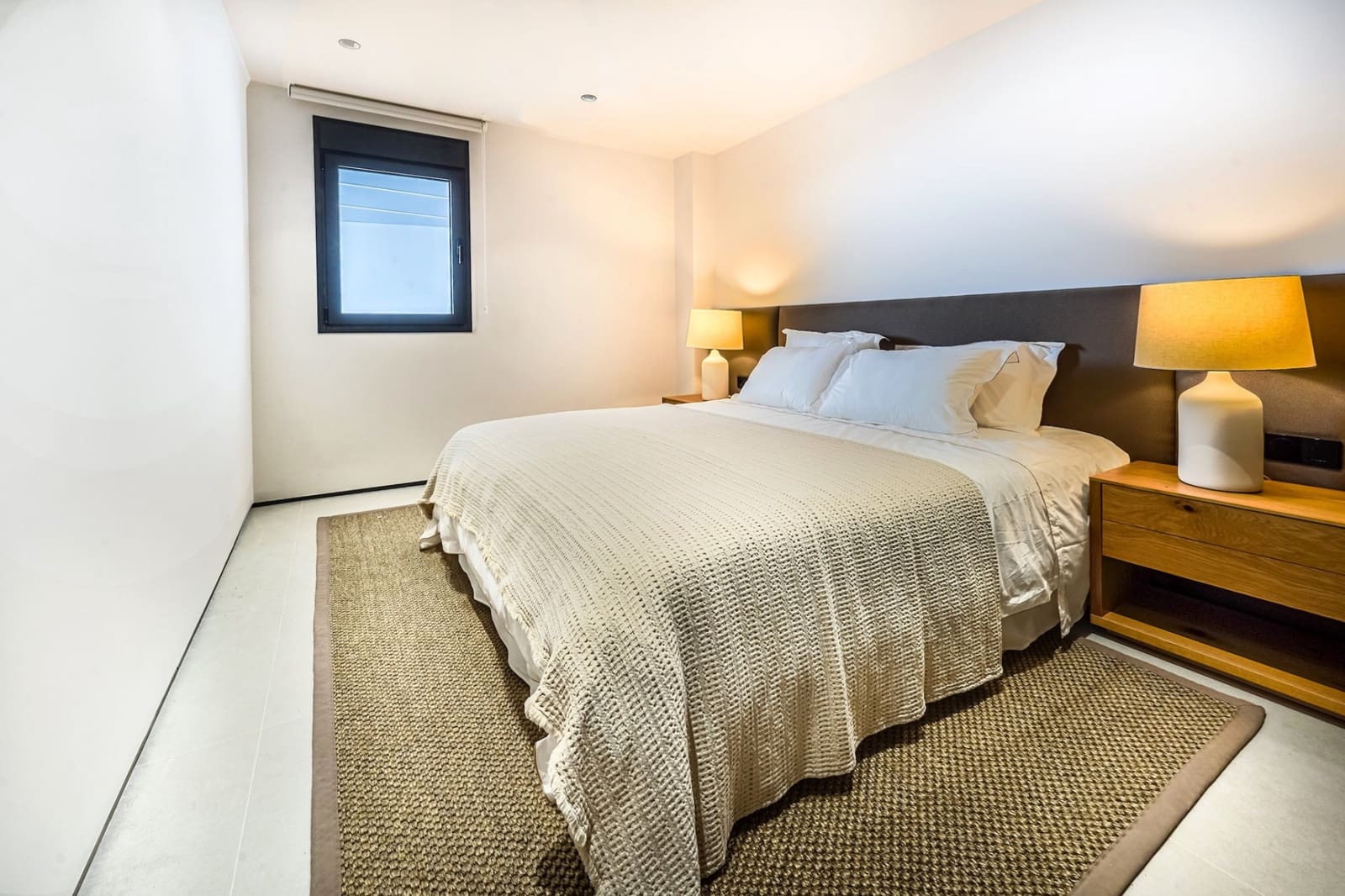 5 slaapkamer Villa te koop in Nueva Andalucia met zwembad garage - € 3.150.000 (Ref: 8926731)