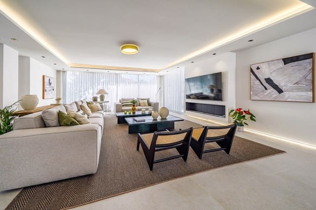 Chalet de 5 habitaciones en Nueva Andalucia, Marbella en venta con piscina garaje - 3.150.000 € (Ref: 8926731)