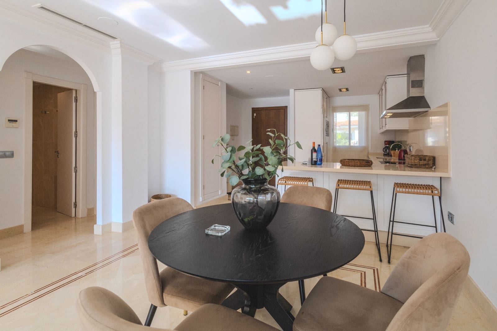 2 sypialnia Apartament na sprzedaż w Marbella z basenem garażem - 520 000 € (Ref: 8941468)