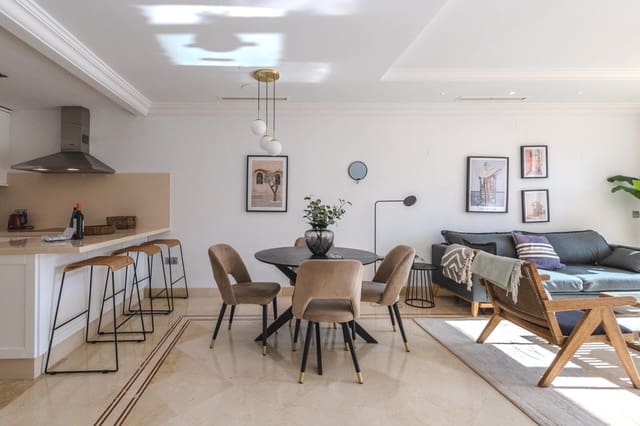 2 sypialnia Apartament na sprzedaż w Marbella z basenem garażem - 520 000 € (Ref: 8941468)