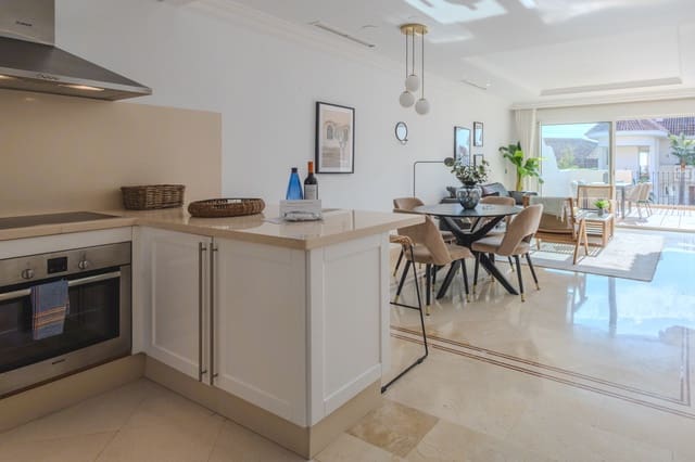 2 sypialnia Apartament na sprzedaż w Marbella z basenem garażem - 520 000 € (Ref: 8941468)
