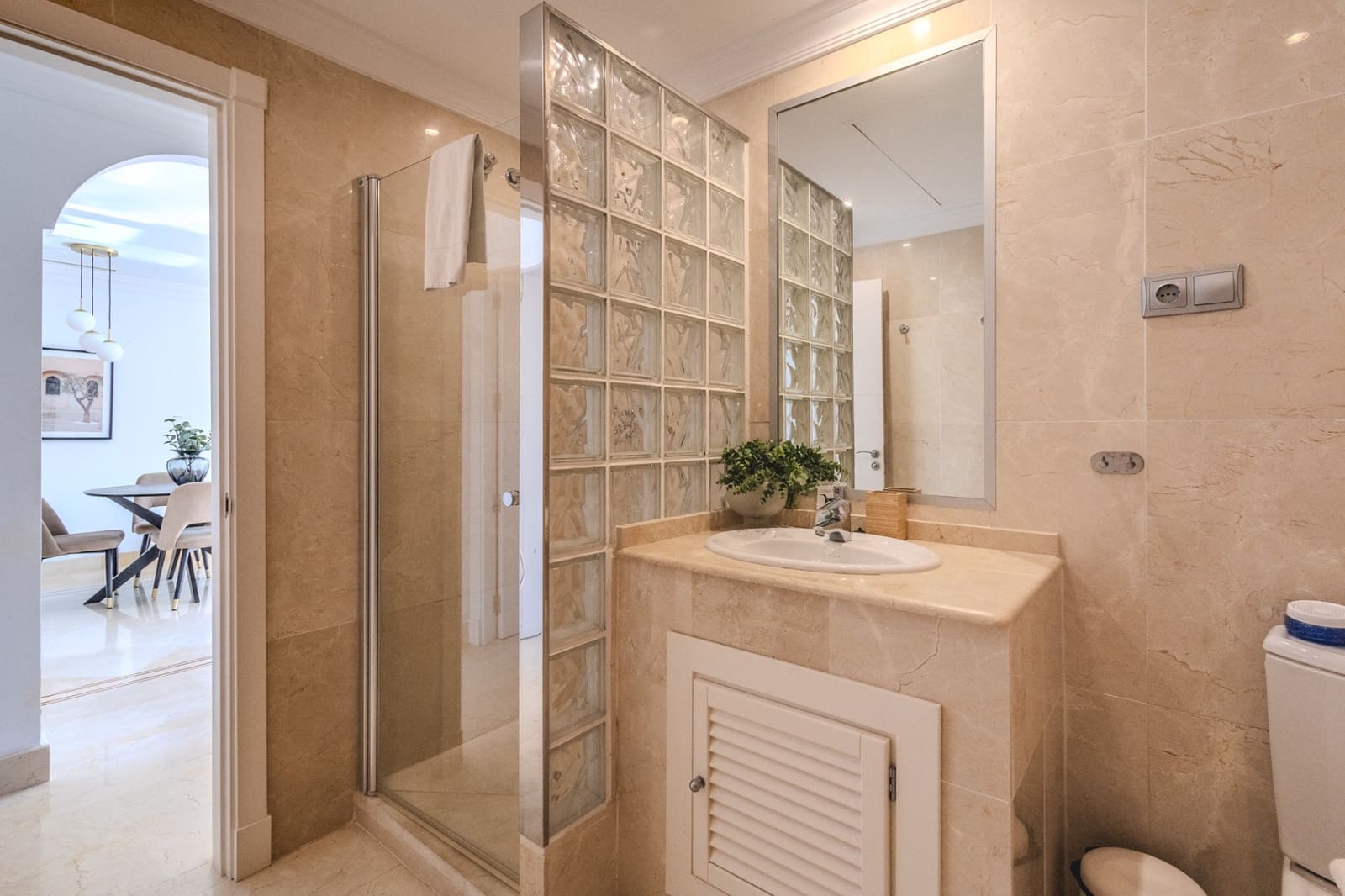 2 sypialnia Apartament na sprzedaż w Marbella z basenem garażem - 520 000 € (Ref: 8941468)