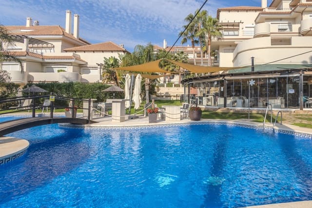 2 sypialnia Apartament na sprzedaż w Marbella z basenem garażem - 520 000 € (Ref: 8941468)