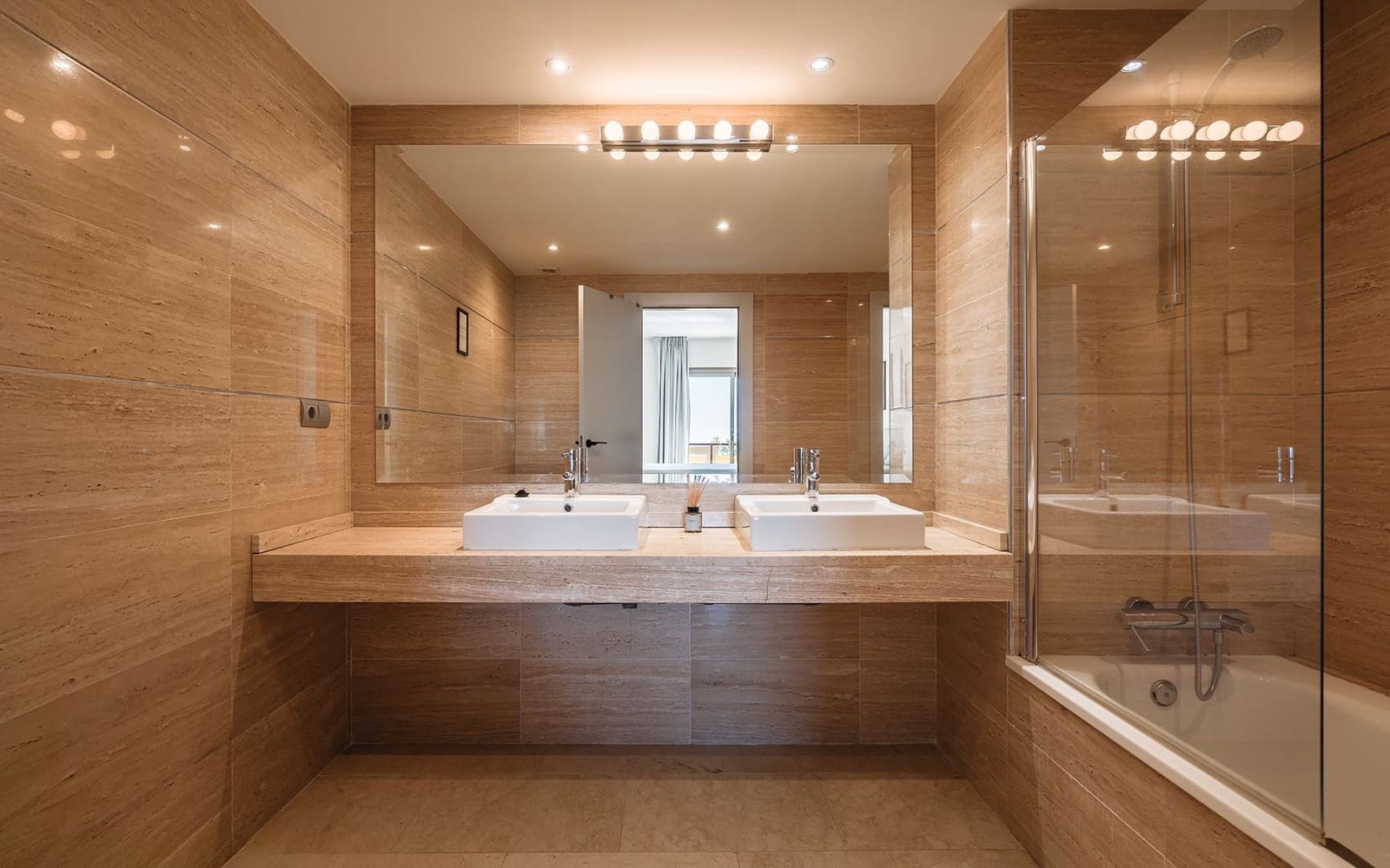 3 slaapkamer Penthouse te koop in Benahavis met zwembad - € 795.000 (Ref: 8941486)