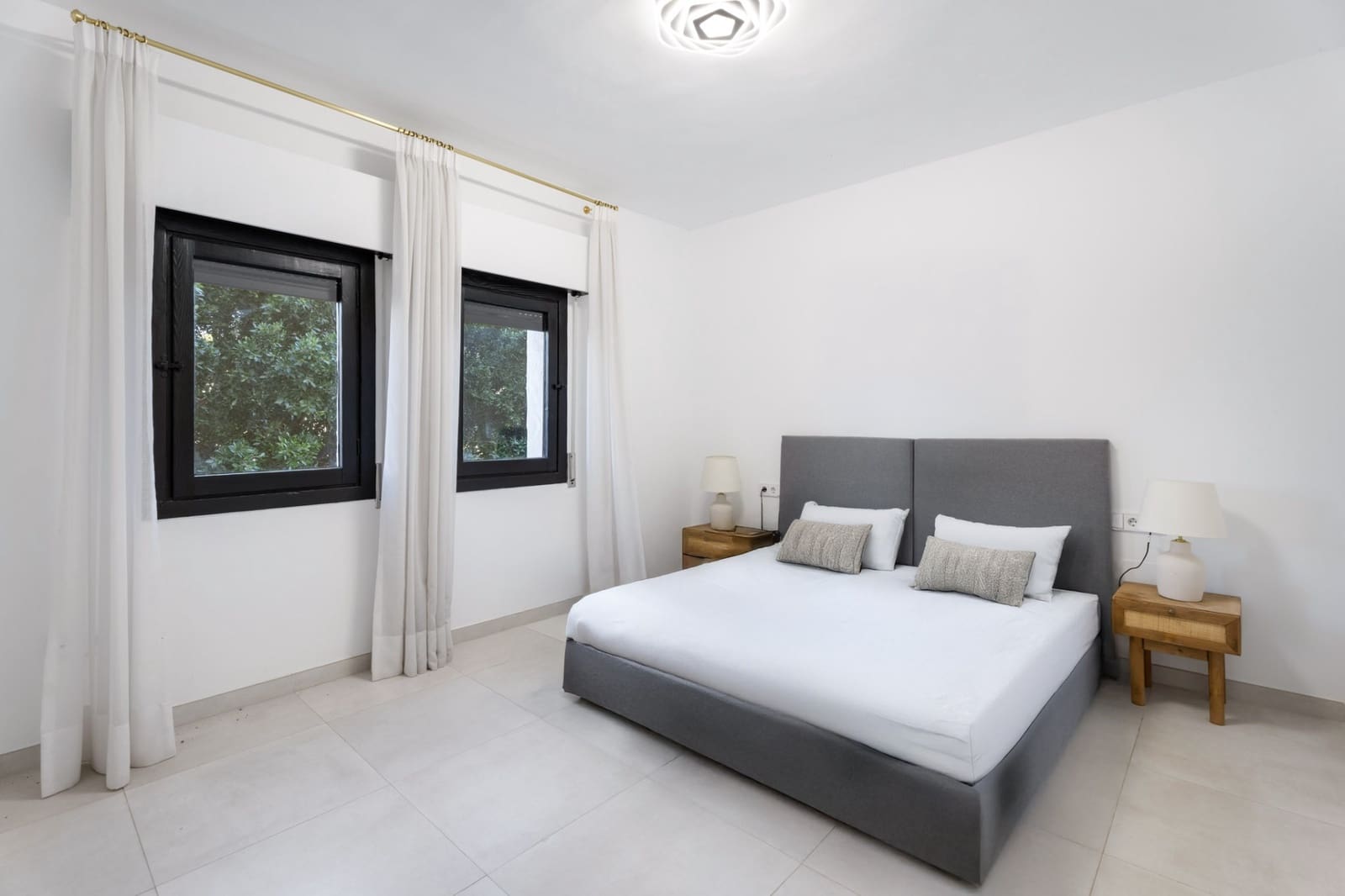 3 bedroom Apartment for sale in Puerto Banus - € 750,000 (Ref: 8976149)