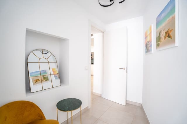 3 soveværelse Lejlighed til salg i Puerto Banus, Marbella - € 750.000 (Ref: 8976149)