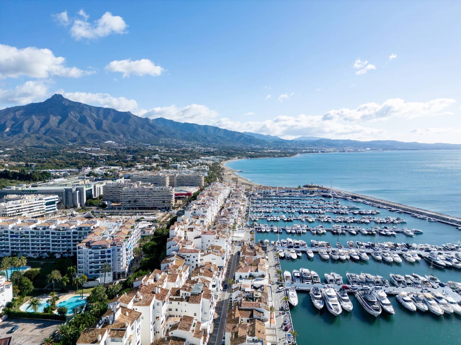 3 bedroom Apartment for sale in Puerto Banus - € 750,000 (Ref: 8976149)
