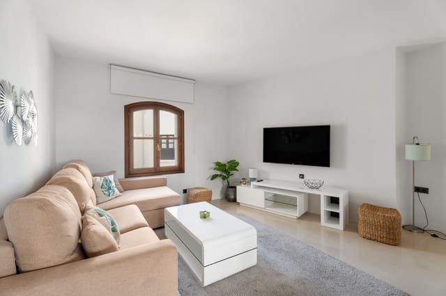 2 soveværelse Lejlighed til salg i Puerto Banus, Marbella med garage - € 595.000 (Ref: 8979130)