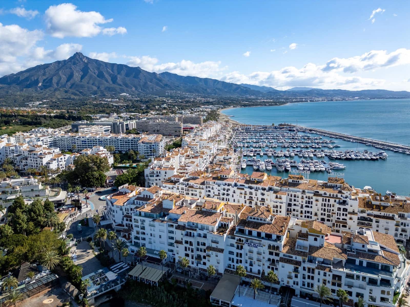 2 soveværelse Lejlighed til salg i Puerto Banus med garage - € 595.000 (Ref: 8979130)