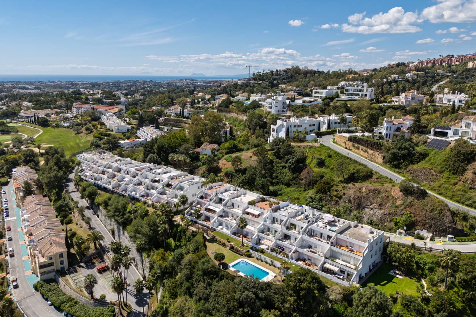 3 soveværelse Penthouse til salg i La Quinta med swimmingpool garage - € 1.195.000 (Ref: 8985635)