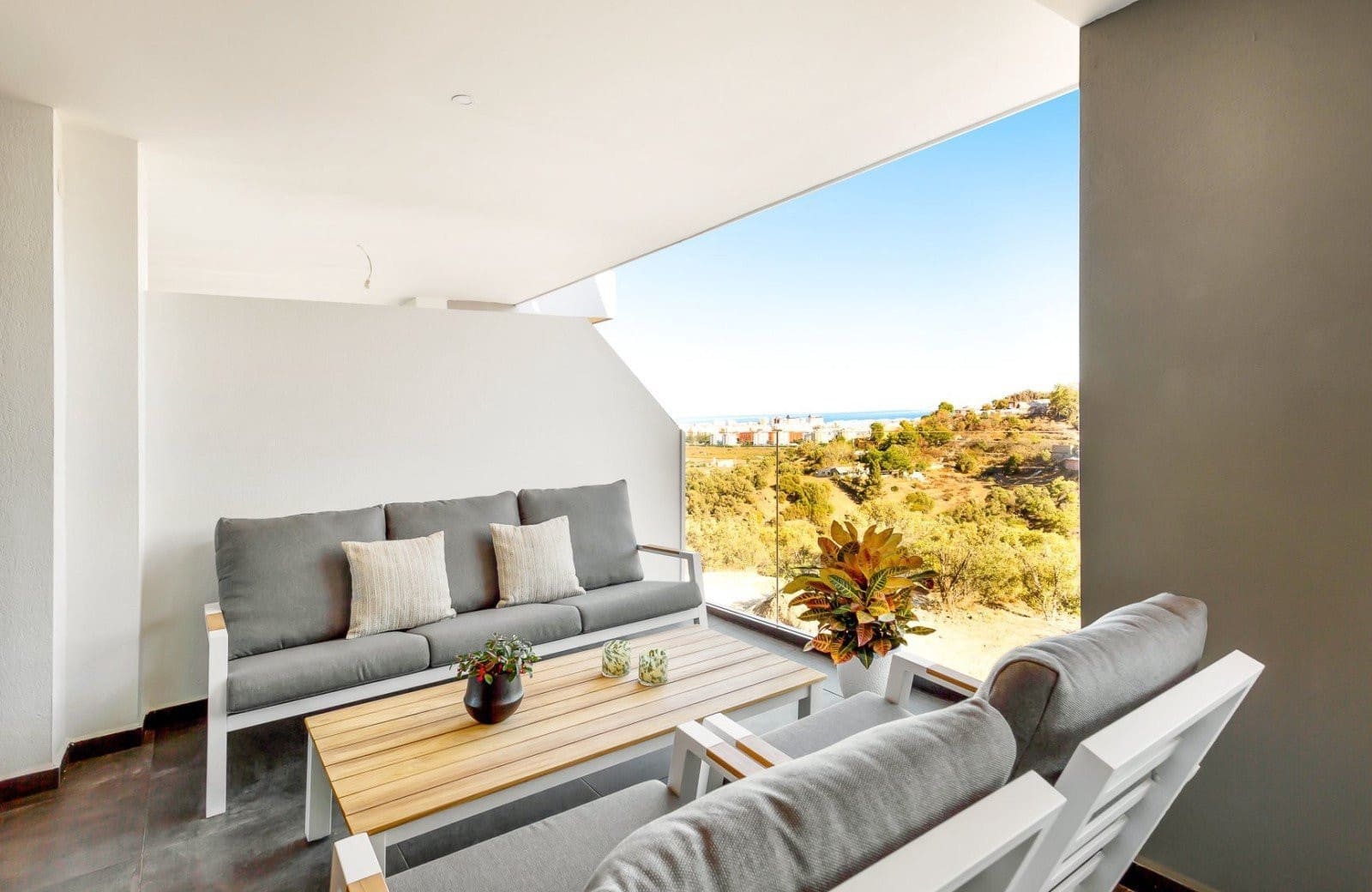 Apartamento de 2 habitaciones en Mijas Costa en venta con piscina garaje - 339.000 € (Ref: 9007792)
