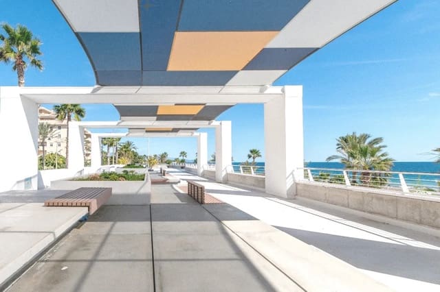 4 soverom Hus til salgs i Centro, Estepona - € 710 000 (Ref: 9018287)